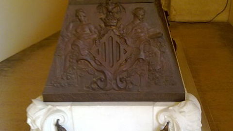 Sarc&oacute;fago de Vicente Blasco Ib&aacute;&ntilde;ez