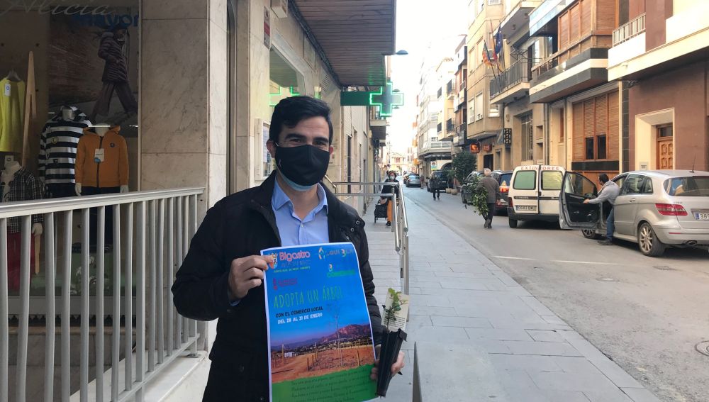 El concejal de Medio Ambiente presenta el cartel de la campaña