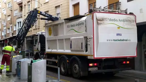 Un camión de RSU de Ciudad Real Un camión de RSU de Ciudad Real