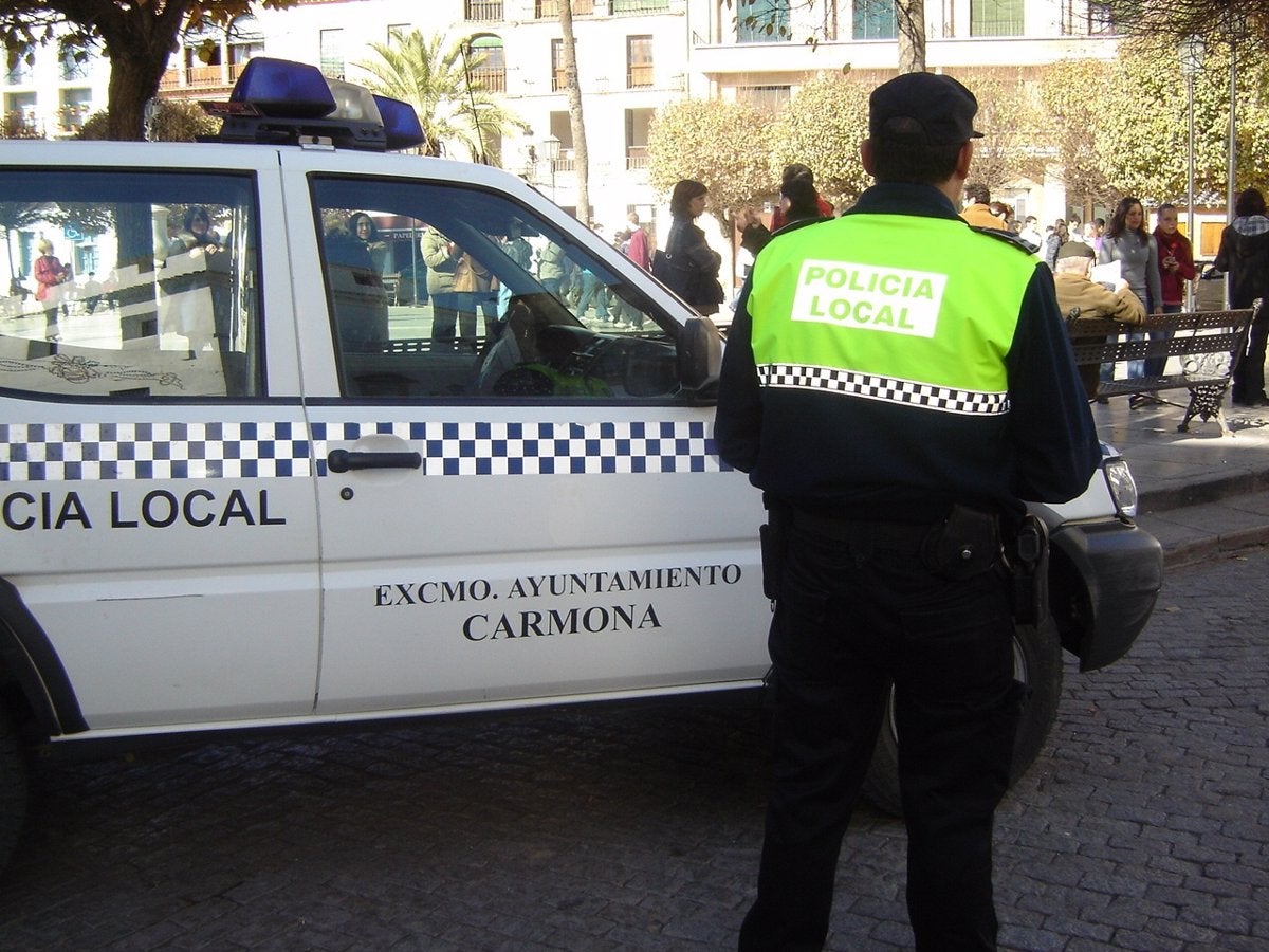 Detenido en Carmona por negarse a usar la mascarilla y agredir a un agente Detenido en Carmona por negarse a usar la mascarilla y agredir a un agente
