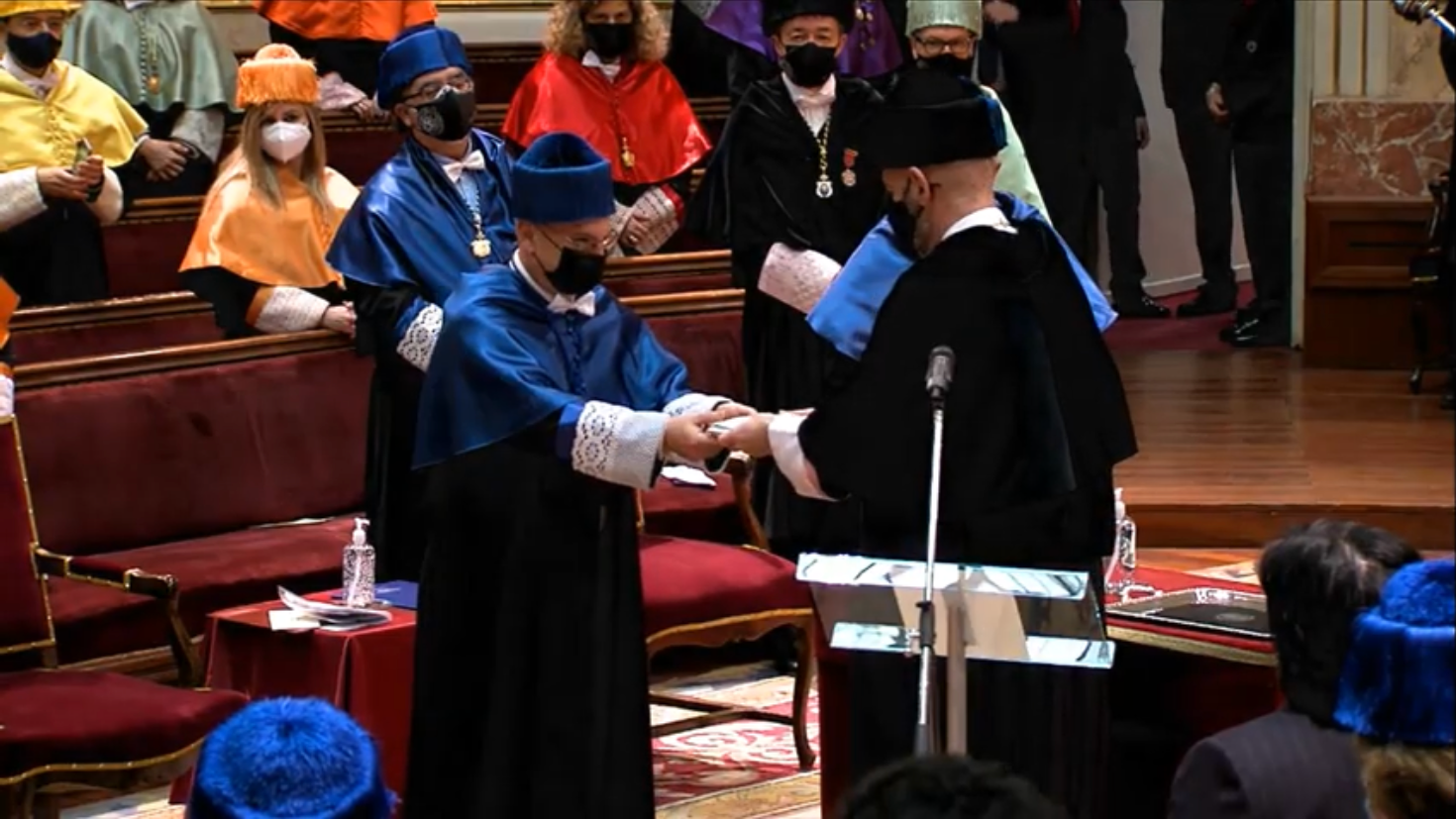 El profesor de la UA Francis Mojica, Doctor Honoris Causa por la Universidad Complutense de Madrid El profesor de la UA Francis Mojica, Doctor Honoris Causa por la Universidad Complutense de Madrid
