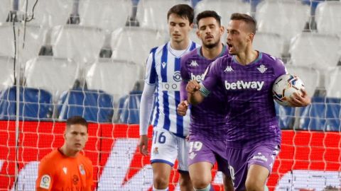 Sergio Canales celebra un gol con el Betis