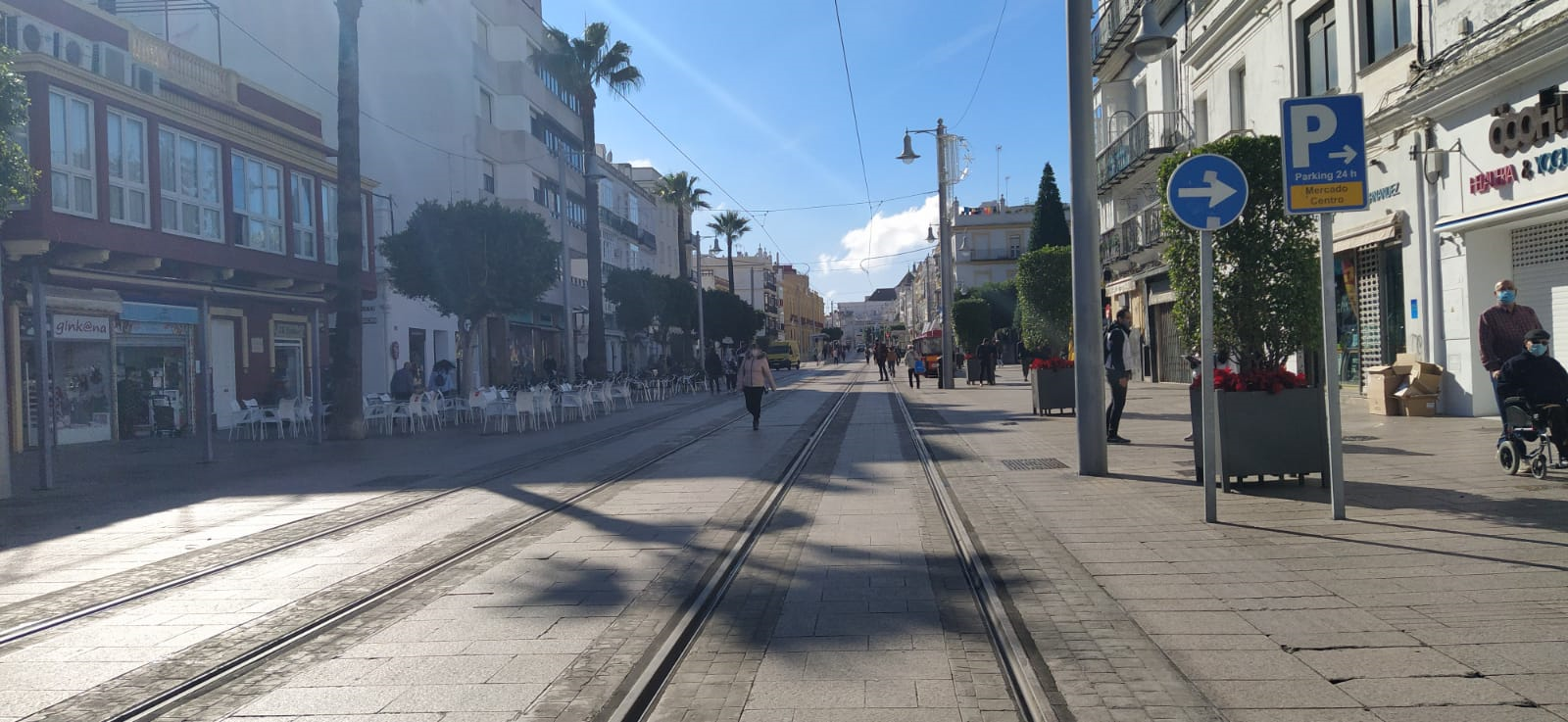 El Ayuntamiento de San Fernando pone al peatón 'en el centro' de las políticas con su nueva ordenanza de movilidad El Ayuntamiento de San Fernando pone al peatón 'en el centro' de las políticas con su nueva ordenanza de movilidad