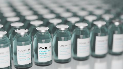 La vacuna inhalada contra el coronavirus podr&iacute;a crear anticuerpos y prevenir la infecci&oacute;n con una dosis