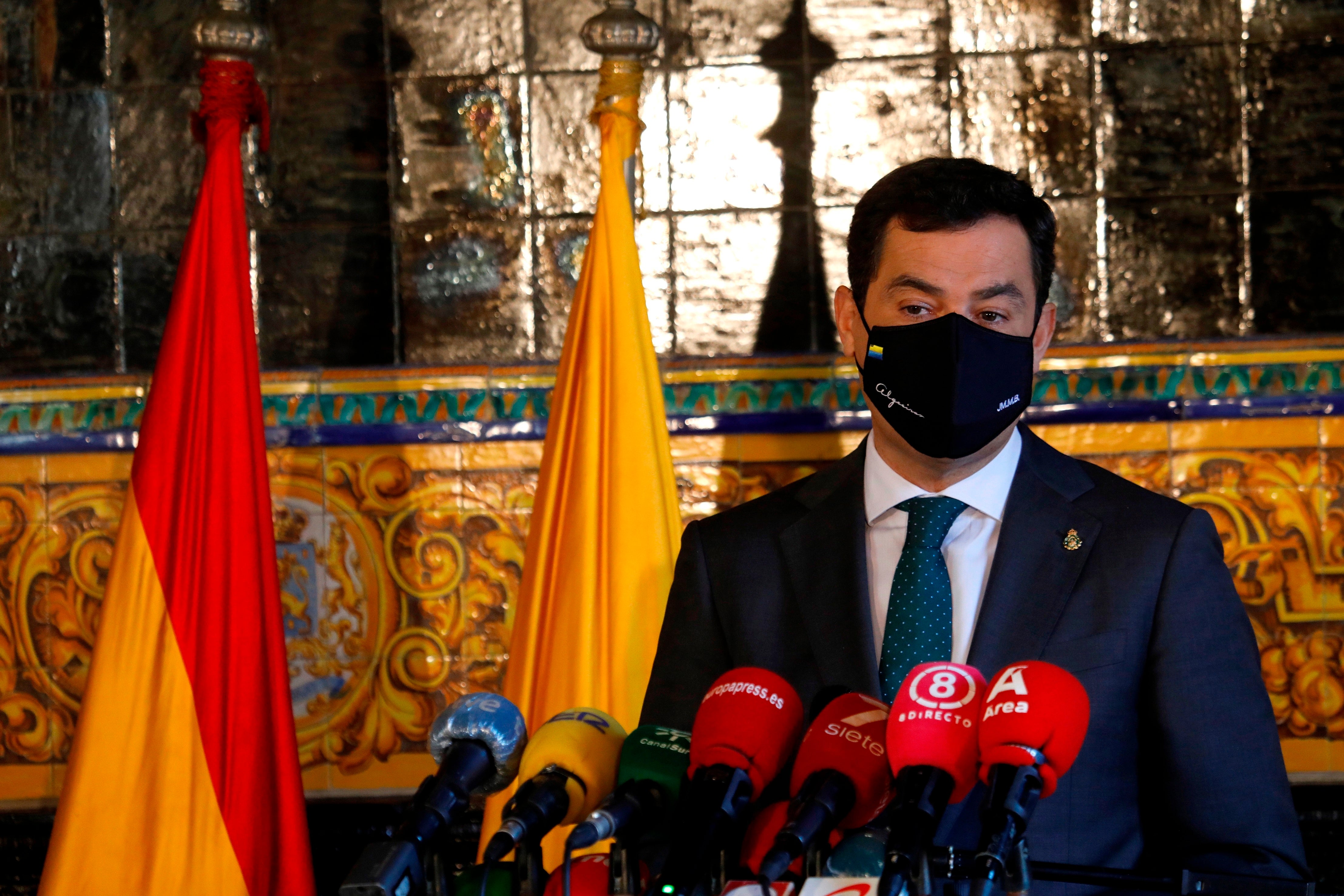 Juanma Moreno plantea adelantar el toque de queda hasta tres horas en Andalucía Juanma Moreno plantea adelantar el toque de queda hasta tres horas en Andalucía