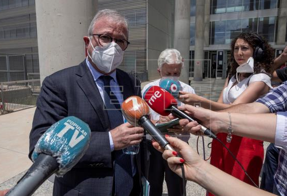 La Fiscalía sostiene que Ramón Luis Valcárcel era consciente de todo el proyecto de la desaladora de Escombreras y pide que siga imputado La Fiscalía sostiene que Ramón Luis Valcárcel era consciente de todo el proyecto de la desaladora de Escombreras y pide que siga imputado