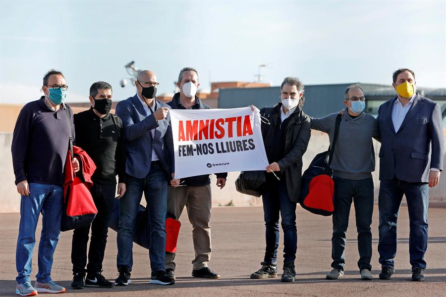 Tertulia: ¿Se deben conceder los indultos a los presos del procés catalán? Tertulia: ¿Se deben conceder los indultos a los presos del procés catalán?