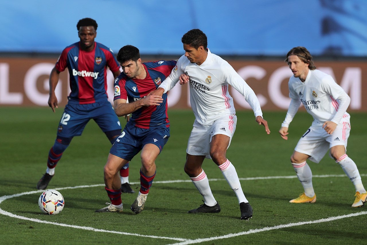 Real Madrid 1- 2 Levante: Un gol de Roger Martí da la victoria al Levante Real Madrid 1- 2 Levante: Un gol de Roger Martí da la victoria al Levante