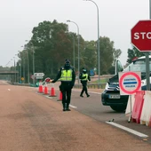 Agentes de la Guardia Civil en la frontera con Portugal Agentes de la Guardia Civil en la frontera con Portugal