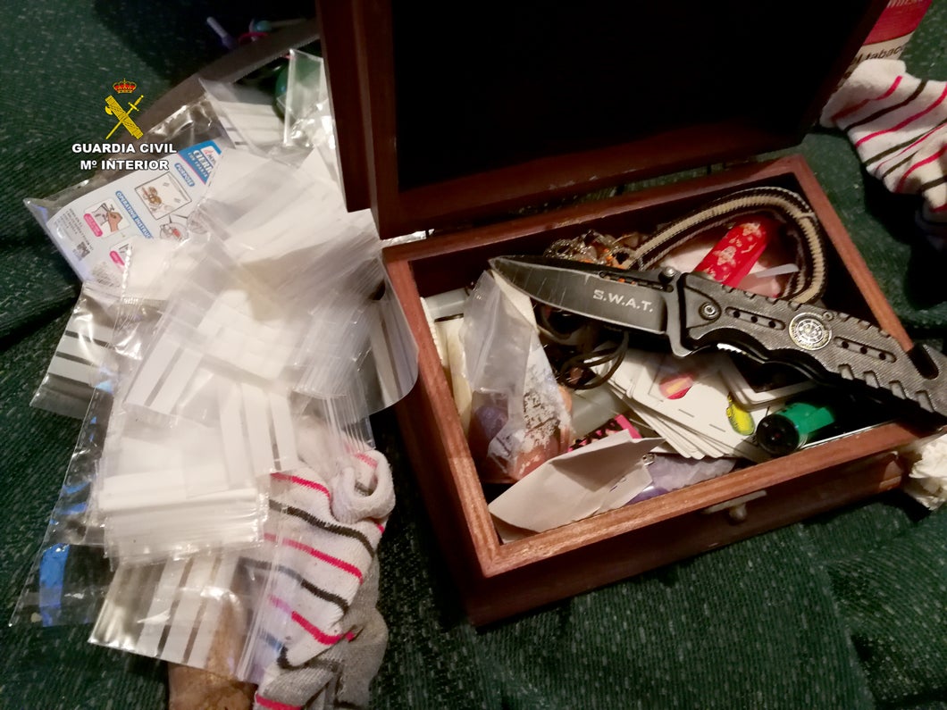 La Guardia Civil desmantela un punto de venta de droga en Palomares que vendía incluso a menores La Guardia Civil desmantela un punto de venta de droga en Palomares que vendía incluso a menores