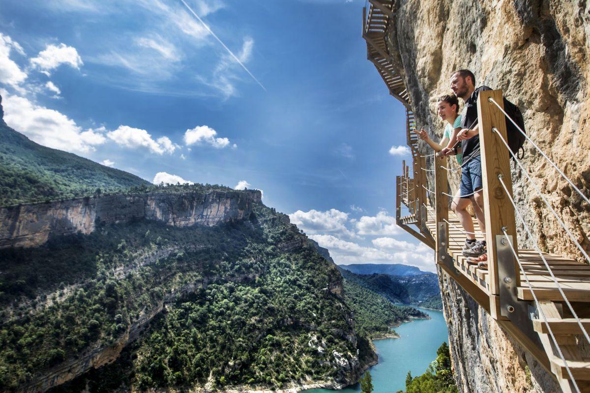 Reducción del IVA al 10% y Bonos Turísticos, propuestas para incentivar el turismo Reducción del IVA al 10% y Bonos Turísticos, propuestas para incentivar el turismo