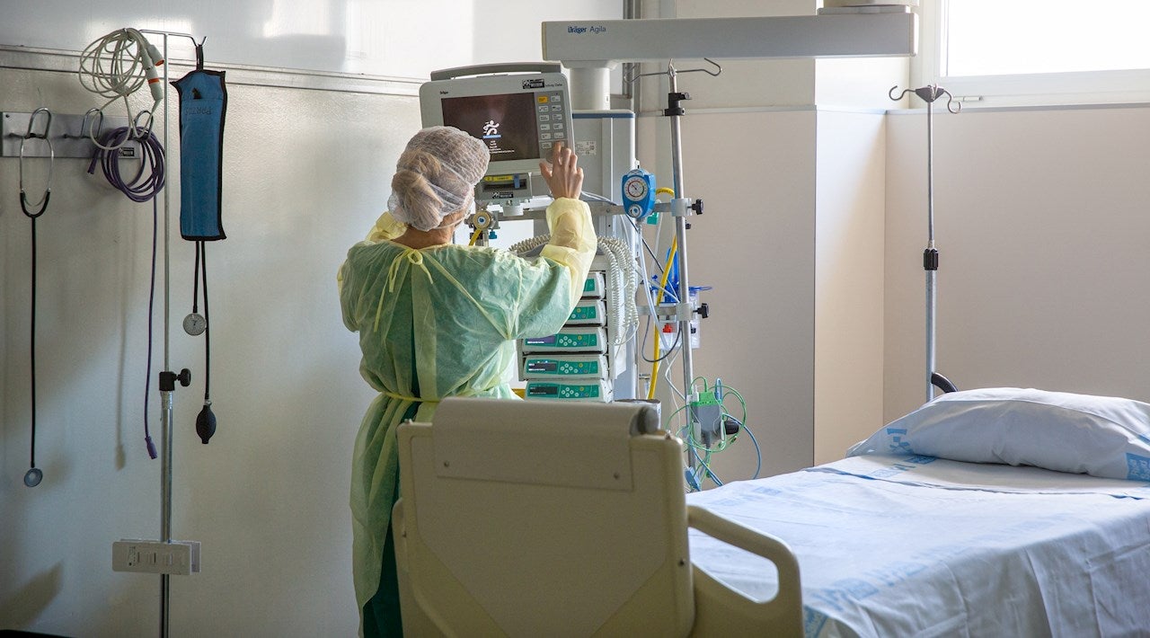 En la UCI de Cuenca, cada vez más jóvenes En la UCI de Cuenca, cada vez más jóvenes