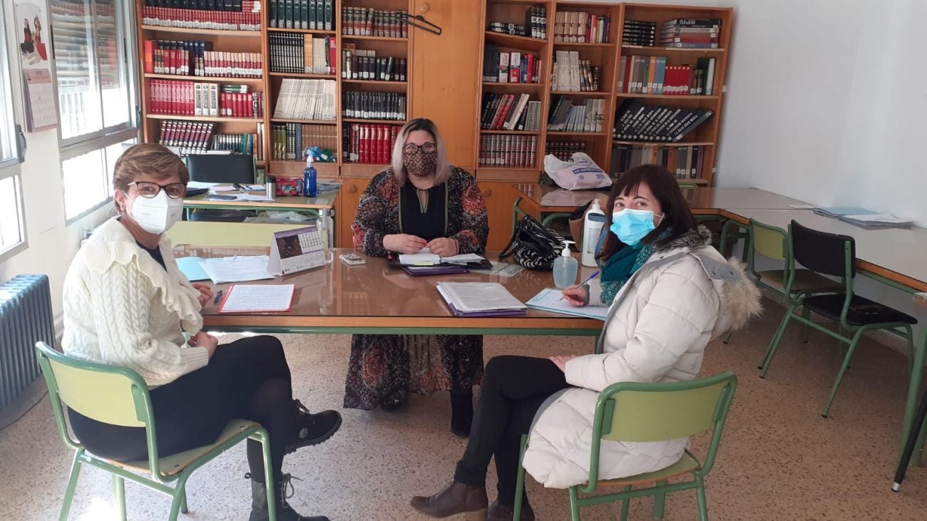 La concejala de Educación visita los colegios para dar a conocer la creación del Consejo Local de Infancia y Adolescencia La concejala de Educación visita los colegios para dar a conocer la creación del Consejo Local de Infancia y Adolescencia