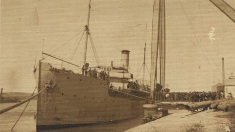 Buque en La Carraca