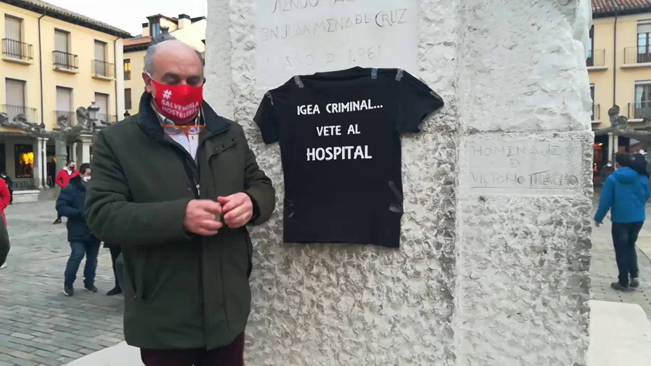 VÍDEO: Profesionales de los sectores afectados por los cierres se concentran en la Plaza Mayor de Palencia VÍDEO: Profesionales de los sectores afectados por los cierres se concentran en la Plaza Mayor de Palencia