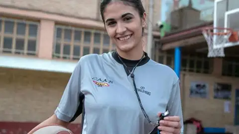 Lorena Borja, árbitra de baloncesto Lorena Borja, árbitra de baloncesto