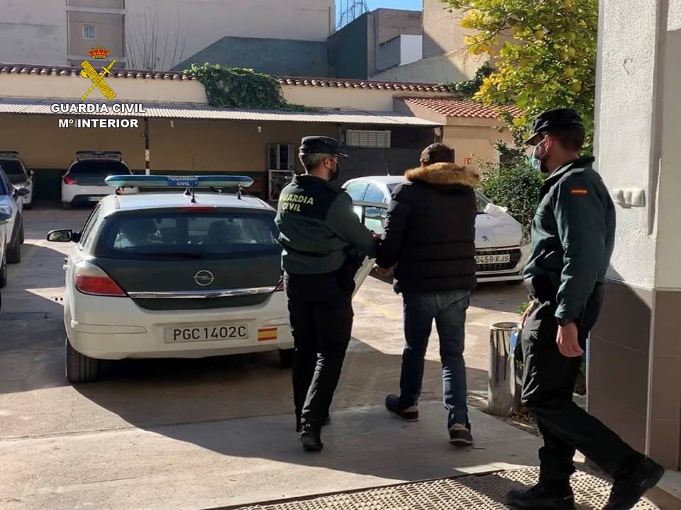Roban 20.000 euros y joyas en la vivienda de un vecino de Callosa que acababa de fallecer Roban 20.000 euros y joyas en la vivienda de un vecino de Callosa que acababa de fallecer