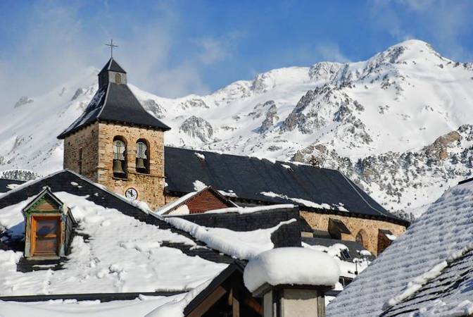 Alcaldes del Pirineo piden que la DGA transfiera fondos para formalizar cuanto antes los contratos Alcaldes del Pirineo piden que la DGA transfiera fondos para formalizar cuanto antes los contratos