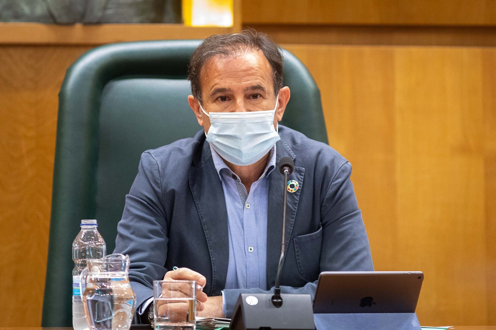 Los consejeros municipales defienden sus presupuestos Los consejeros municipales defienden sus presupuestos