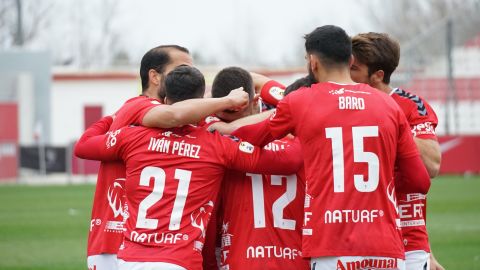 La veteran&iacute;a lidera el mercado de fichajes del Real Murcia