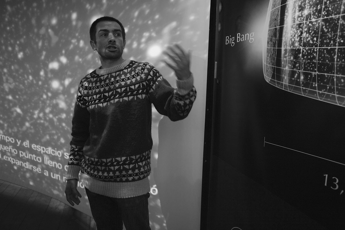 Entrevista con Javier Fernández Menéndez, el investigador de la Universidad de Oviedo premiado por su trabajo con el CERN Entrevista con Javier Fernández Menéndez, el investigador de la Universidad de Oviedo premiado por su trabajo con el CERN