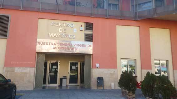 Los centros de mayores de Orihuela contarán a partir de ahora con una nueva empresa que gestionará la atención socio sanitaria, conserjería y desarrollo de talleres de dichos centros Los centros de mayores de Orihuela contarán a partir de ahora con una nueva empresa que gestionará la atención socio sanitaria, conserjería y desarrollo de talleres de dichos centros