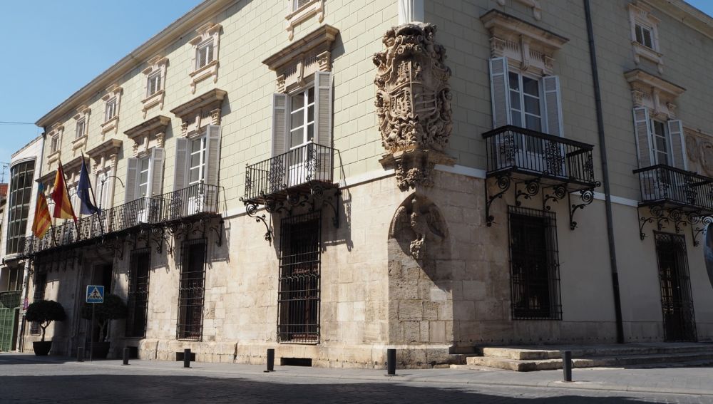 Representa el 15% del total y que se complementa con el 62,5% que aporta la Generalitat y el 22,5% de la Diputación Provincial de Alicante Representa el 15% del total y que se complementa con el 62,5% que aporta la Generalitat y el 22,5% de la Diputación Provincial de Alicante