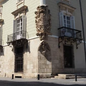 Representa el 15% del total y que se complementa con el 62,5% que aporta la Generalitat y el 22,5% de la Diputación Provincial de Alicante Representa el 15% del total y que se complementa con el 62,5% que aporta la Generalitat y el 22,5% de la Diputación Provincial de Alicante