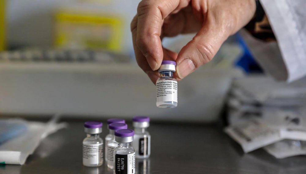 La investigación trata de depurar porqué fueron vacunados los cargos públicos La investigación trata de depurar porqué fueron vacunados los cargos públicos