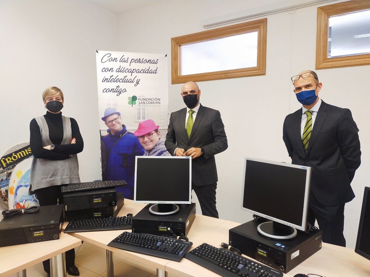 El Grupo Fundación San Cebrián recibe 10 equipos informáticos donados por Bankia El Grupo Fundación San Cebrián recibe 10 equipos informáticos donados por Bankia