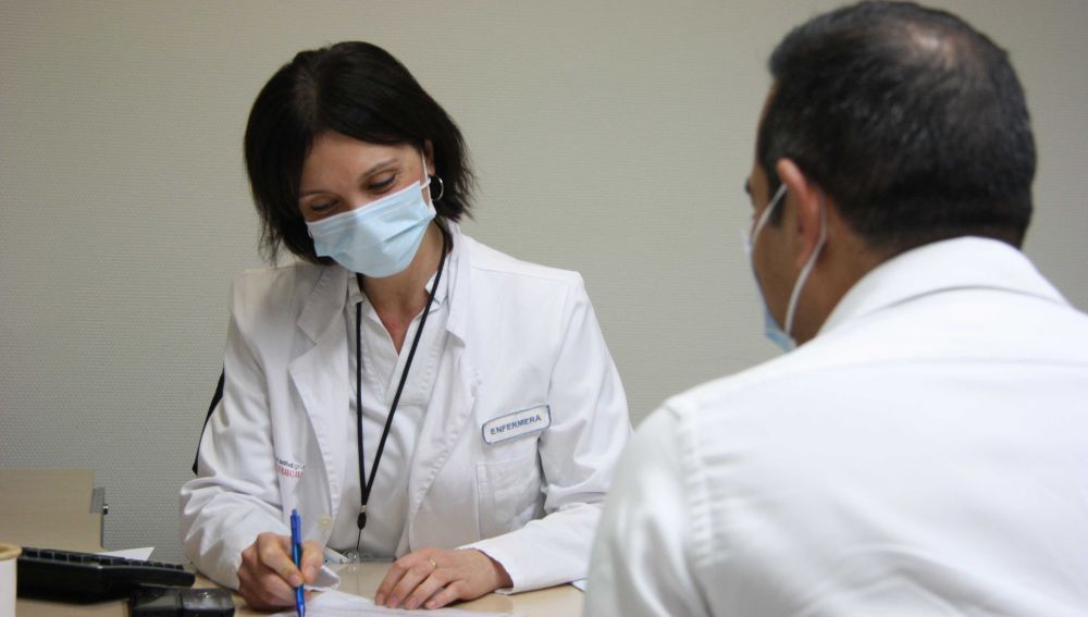 Esta figura facilita atención continua tanto de forma presencial como telefónicamente a los pacientes con cáncer Esta figura facilita atención continua tanto de forma presencial como telefónicamente a los pacientes con cáncer