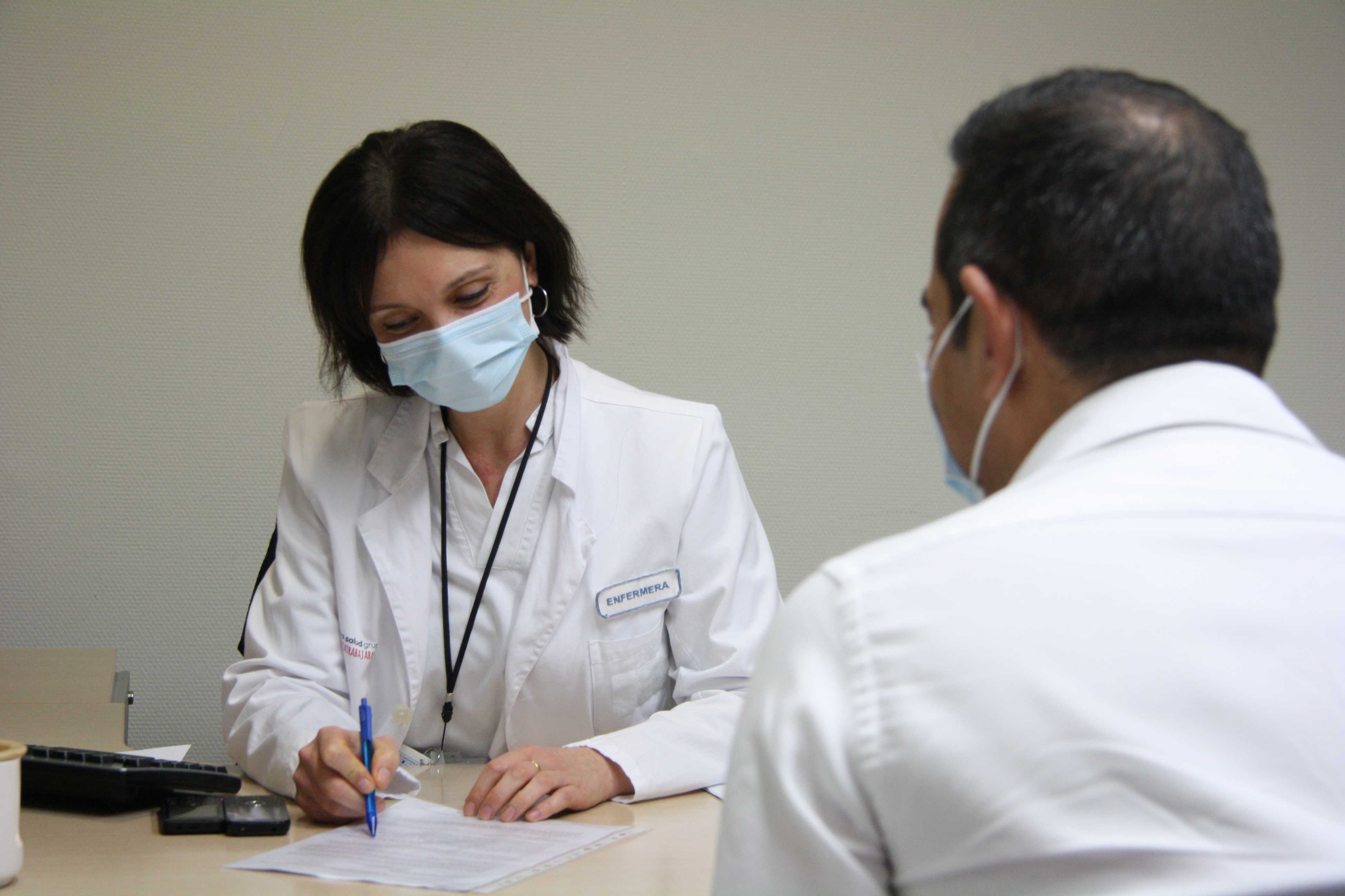 Esta figura facilita atención continua tanto de forma presencial como telefónicamente a los pacientes con cáncer Esta figura facilita atención continua tanto de forma presencial como telefónicamente a los pacientes con cáncer