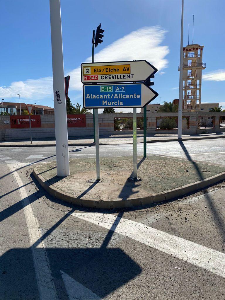 El Ayuntamiento de Elche señaliza en la ciudad la ubicación de la estación del AVE de Matola El Ayuntamiento de Elche señaliza en la ciudad la ubicación de la estación del AVE de Matola