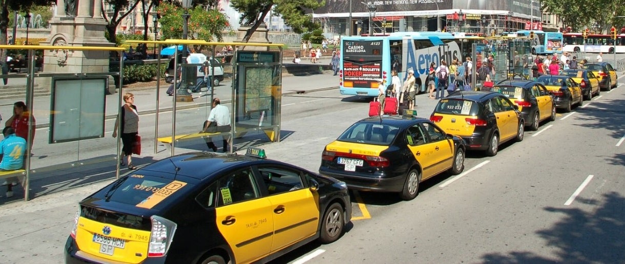 Els taxis reclamen el compliment de la normativa a Cabify amb una marxa lenta el proper 20 de maig Els taxis reclamen el compliment de la normativa a Cabify amb una marxa lenta el proper 20 de maig