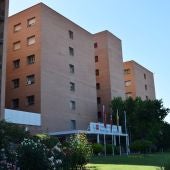 Fachada principal del Hospital Universitario Príncipe de Asturias, en Alcalá de Henares.