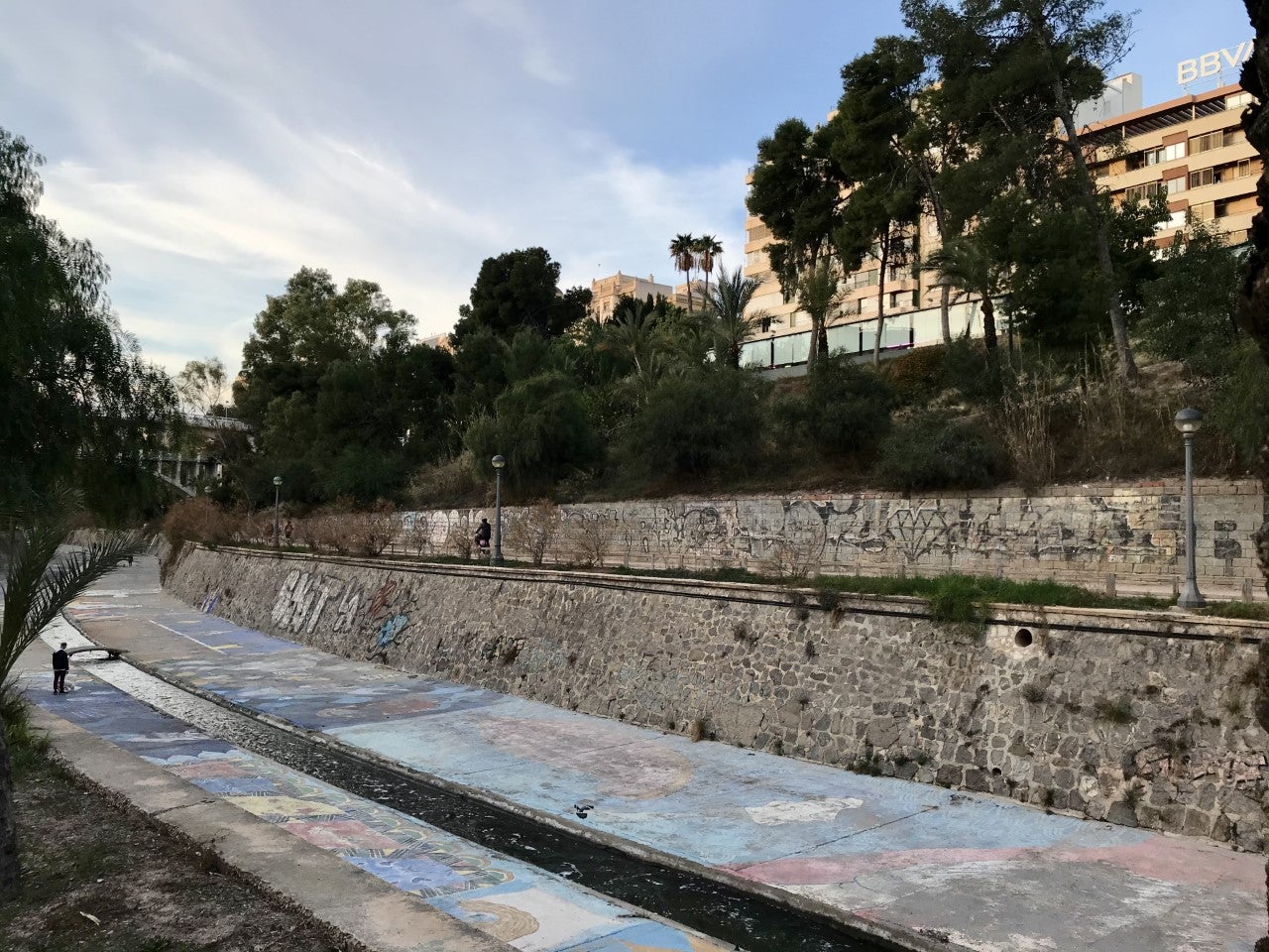 El sol comienza a dejarse ver de nuevo en Elche, Crevillent y Santa Pola en un jueves en el que no se descarta lluvia El sol comienza a dejarse ver de nuevo en Elche, Crevillent y Santa Pola en un jueves en el que no se descarta lluvia
