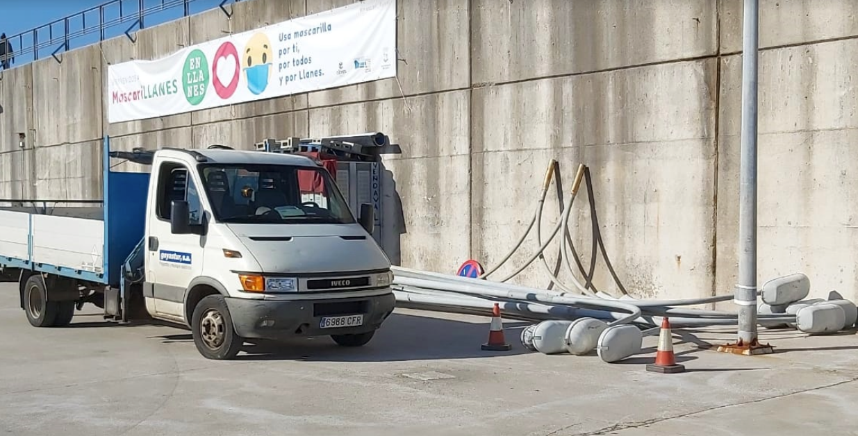 Comienzan las obras para la mejora del alumbrado del puerto de Llanes Comienzan las obras para la mejora del alumbrado del puerto de Llanes