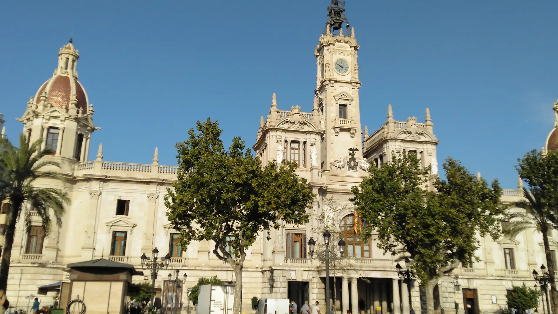 El Ayuntamiento de València alerta a sus empleados tras detectar intentos de estafa en sus contrataciones