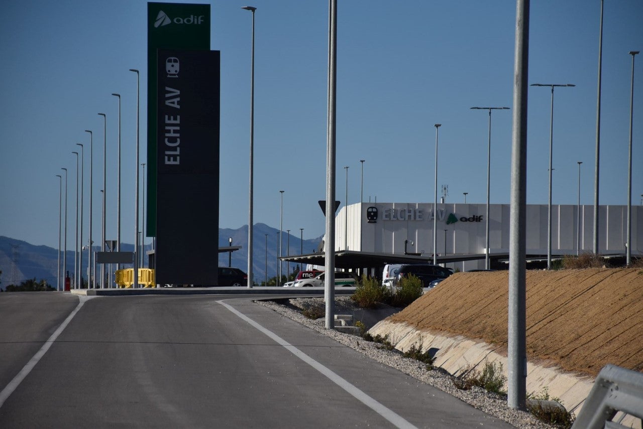 El Ayuntamiento de Crevillent estudia cómo conectar la localidad con la estación del AVE de Elche El Ayuntamiento de Crevillent estudia cómo conectar la localidad con la estación del AVE de Elche