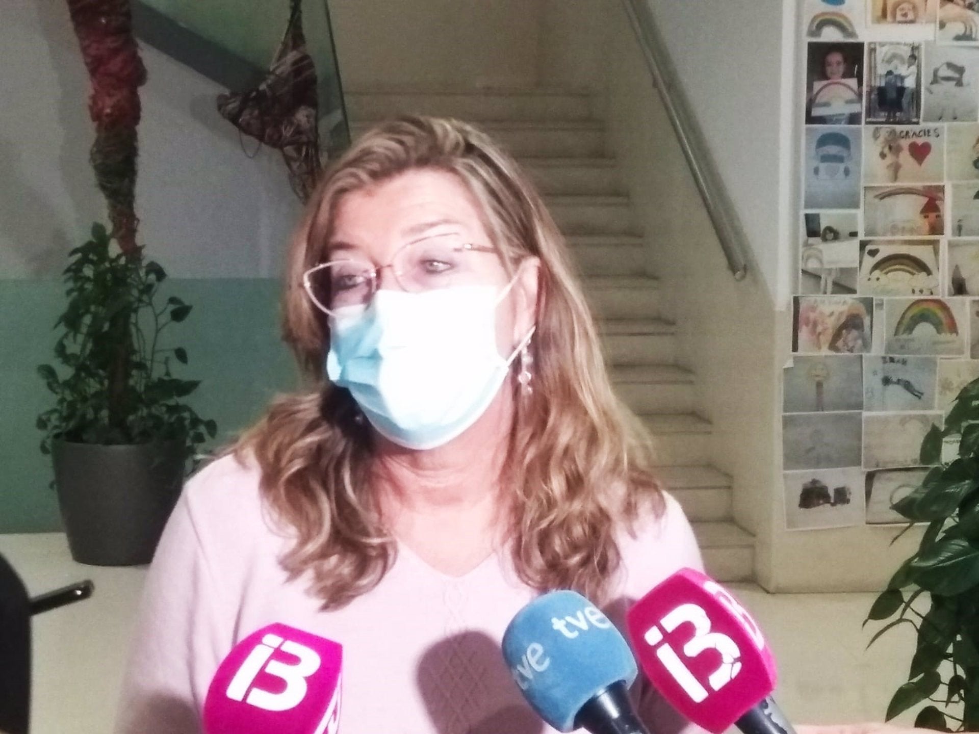 Gómez aclara que los cargos vacunados el primer día en Mallorca fue porque "sobraban 11 dosis" Gómez aclara que los cargos vacunados el primer día en Mallorca fue porque "sobraban 11 dosis"