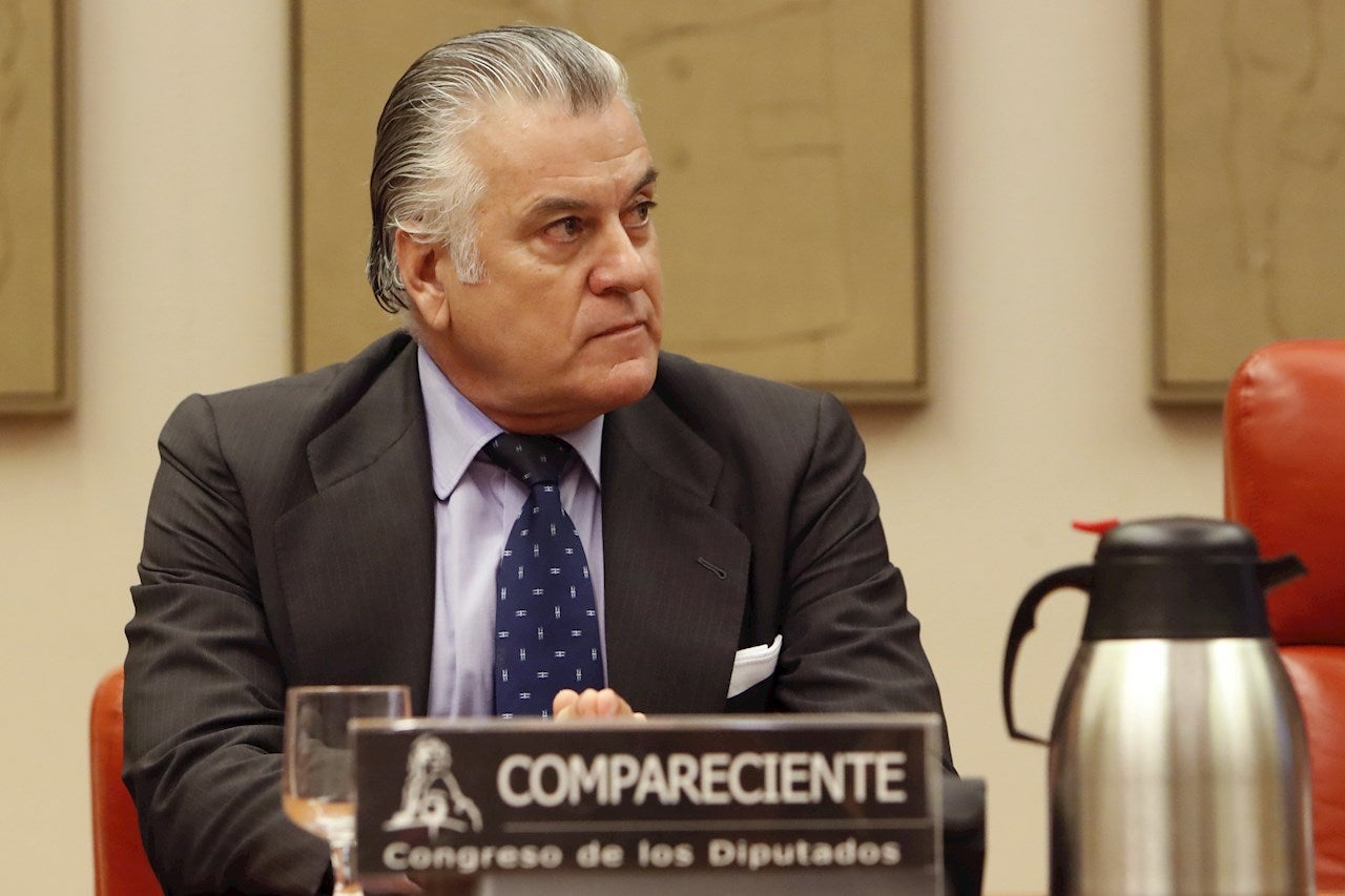 Bárcenas: "He negociado con dos personas muy vinculadas al PP enterrar el 'hacha de guerra' y no han cumplido" Bárcenas: "He negociado con dos personas muy vinculadas al PP enterrar el 'hacha de guerra' y no han cumplido"