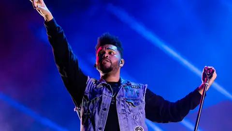 The Weeknd durante un concierto The Weeknd durante un concierto