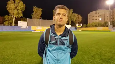El joven oriolano Javi López debutó como titular en el Orihuela CF el miércoles ante el Atlético Levante deportes