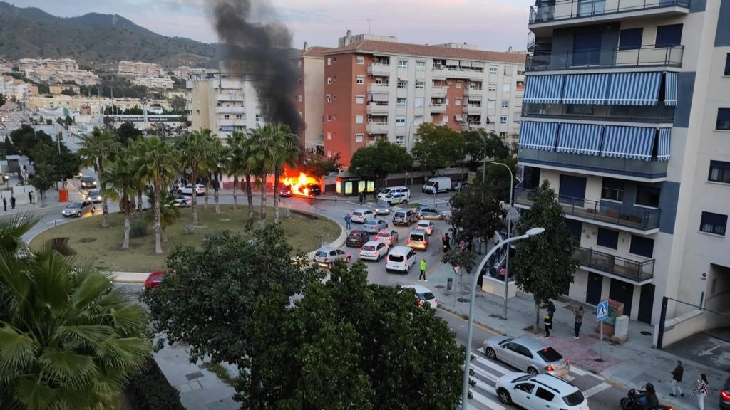 La Policía Local detiene al conductor del coche que ardió ayer en La Virreina La Policía Local detiene al conductor del coche que ardió ayer en La Virreina