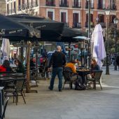 laSexta Noticias 14:00 (05-02-21) Madrid amplía desde hoy de cuatro a seis los grupos en terrazas y obliga a usar mascarillas en la hostelería