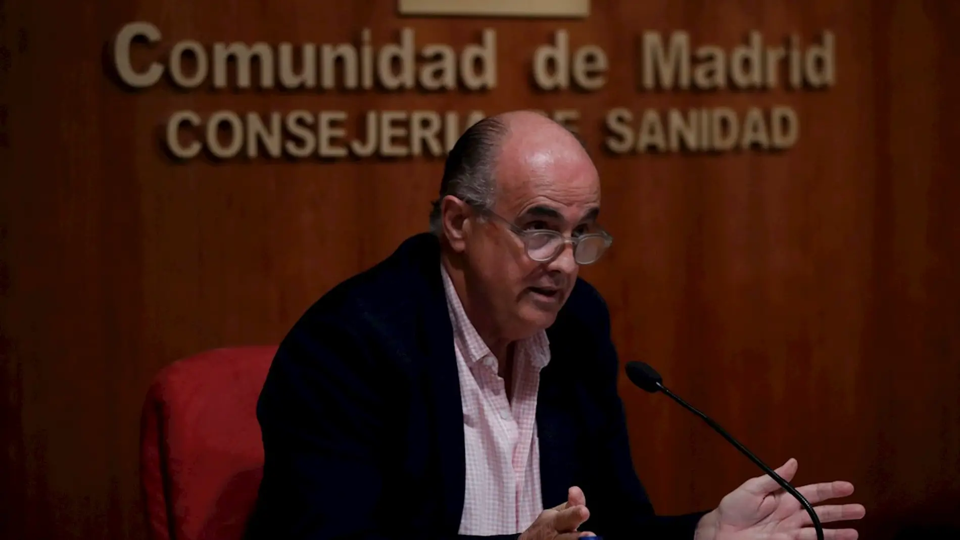 El viceconsejero de Salud, Antonio Zapatero, durante la rueda de prensa para anunciar las zonas básicas confinadas en Madrid