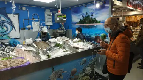 Praza de Abastos de Ourense Os produtos da Praza de Abastos de Ourense chegan a casa de man da plataforma Kibus