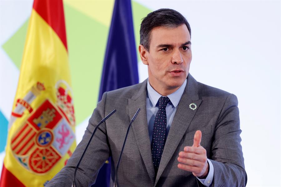 Pedro Sánchez llama a concentrar todos "los votos de izquierda" en Salvador Illa Pedro Sánchez llama a concentrar todos "los votos de izquierda" en Salvador Illa