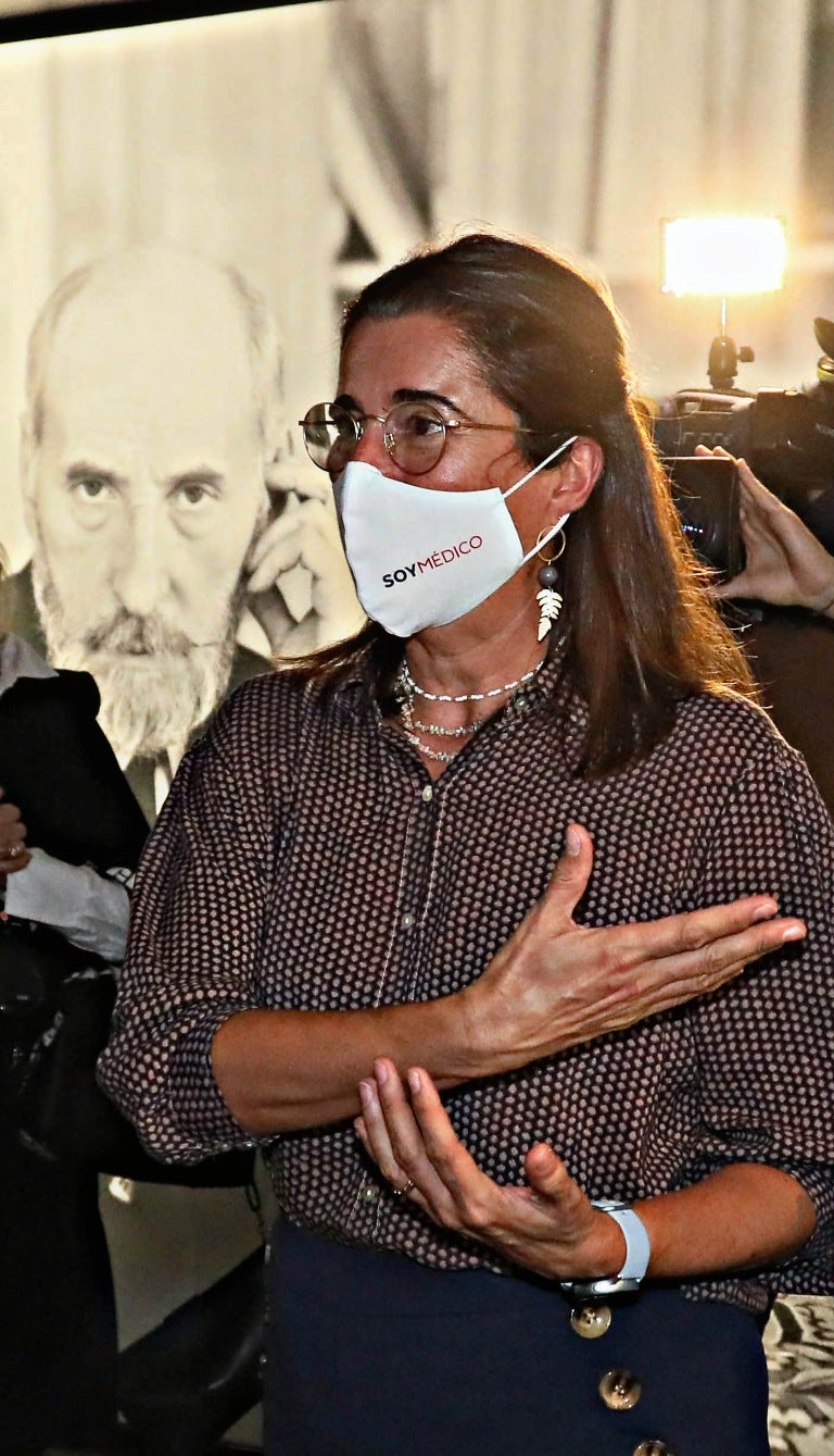 Luisa González, primera mujer candidata a presidir la Organización Médica Colegial: "En esta pandemia hemos tenido que salir adelante con una gran precariedad" Luisa González, primera mujer candidata a presidir la Organización Médica Colegial: "En esta pandemia hemos tenido que salir adelante con una gran precariedad"