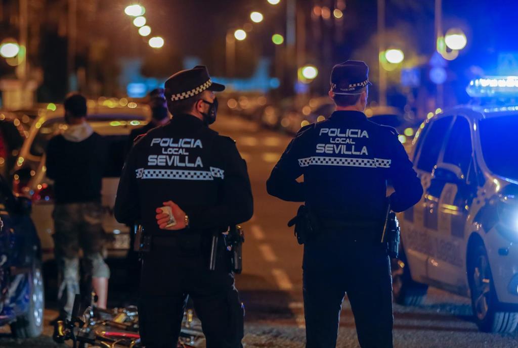 Casi 300 denuncias durante el fin de semana en Sevilla Casi 300 denuncias durante el fin de semana en Sevilla